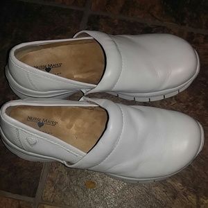 Nurse mates pillow top nursing shoes size 8